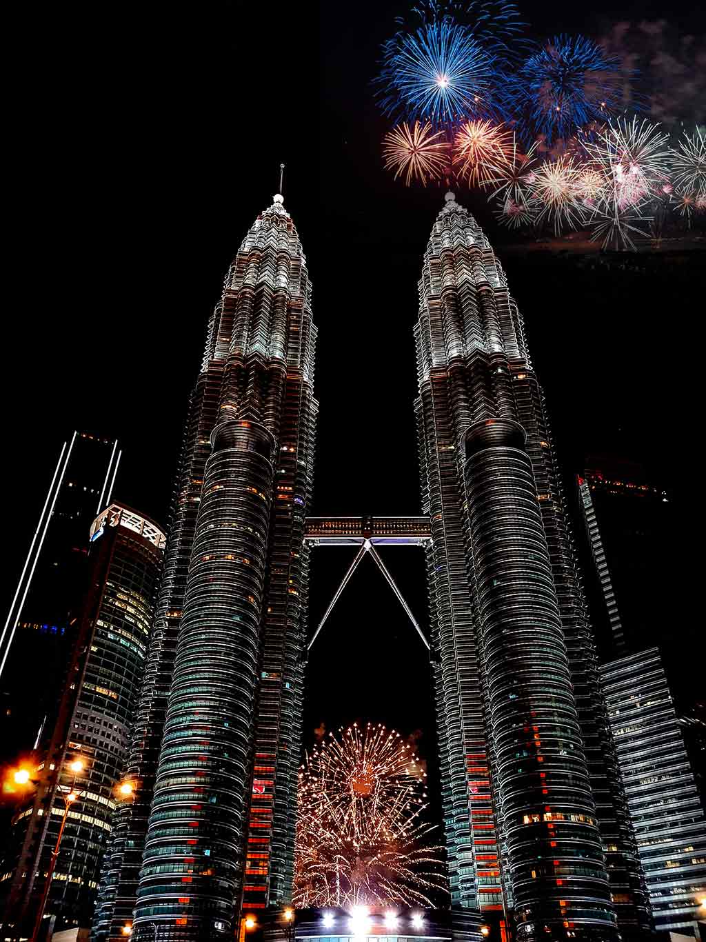 New Years Eve 2025 In Kuala Lumpur Malaysia,Celebration & Fireworks
New Years EVE 2025 Kuala Lumpur Malaysia booking to best hotels, parties dinner,Nye events,countdown firework,packages, best place to celebrate New Year
Best Hotels for New Year's Eve 2025 Kuala Lumpur Malaysia Celebration & Fireworks
